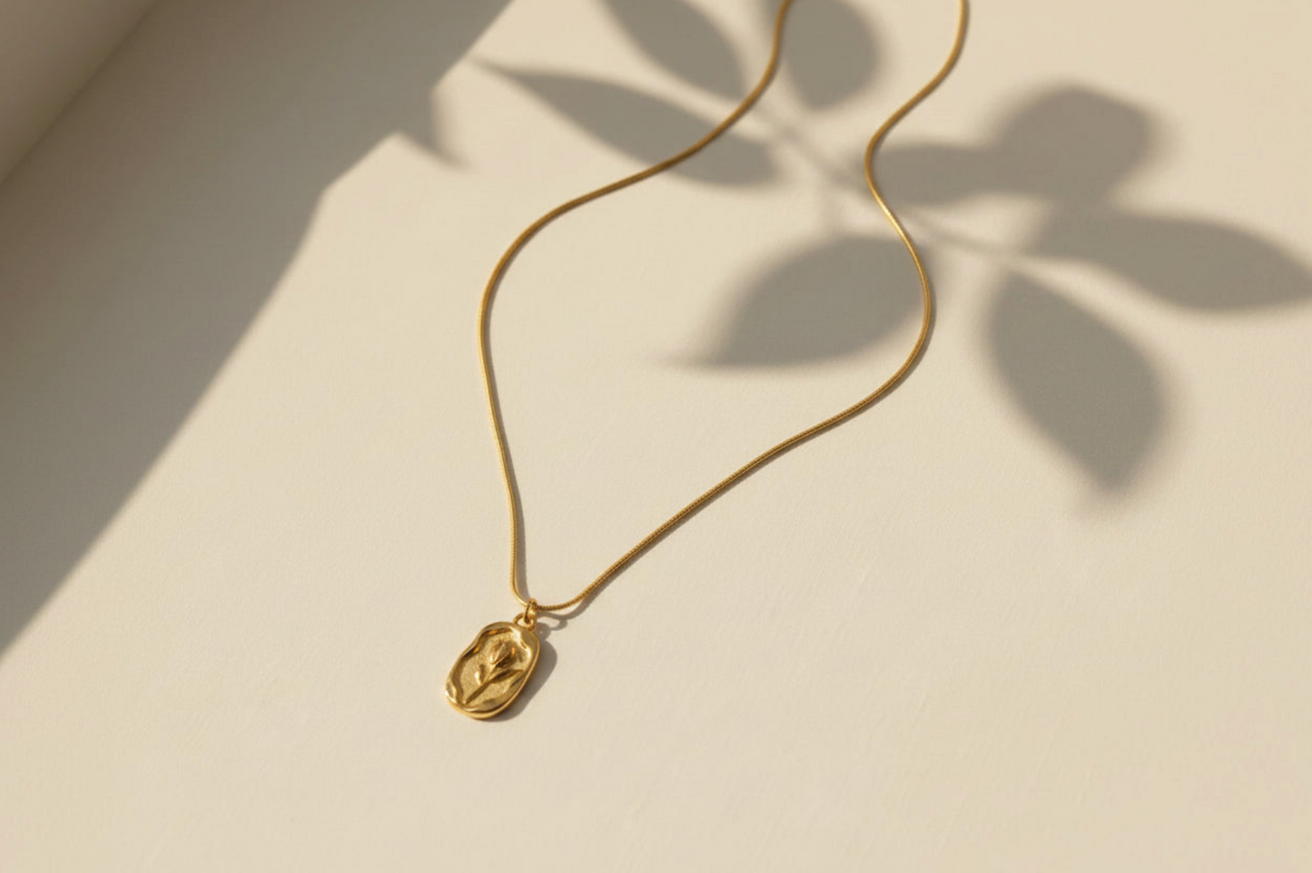 Rose Pendant Necklace