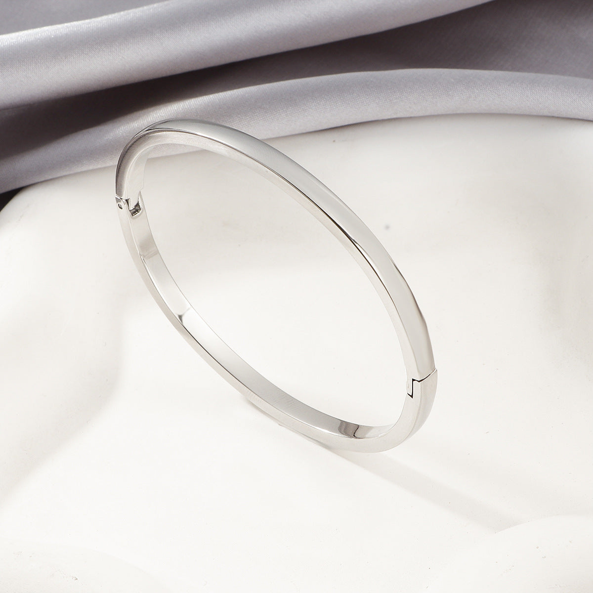 Simple Bangle