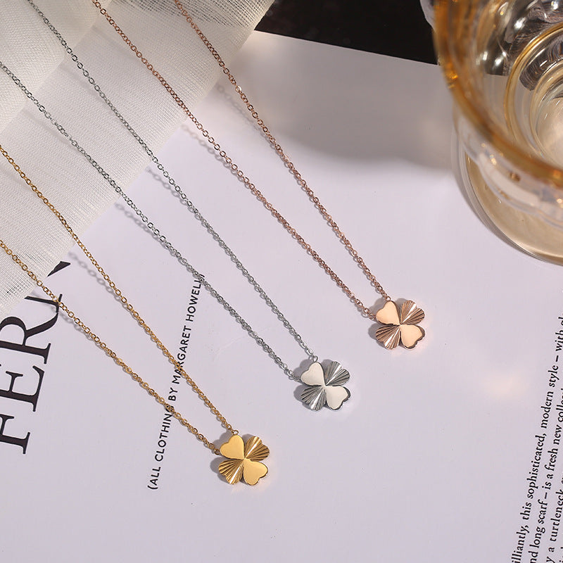 Clover Pendant Necklace