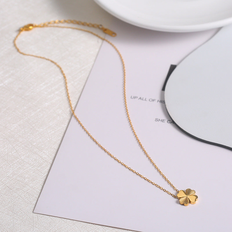 Clover Pendant Necklace