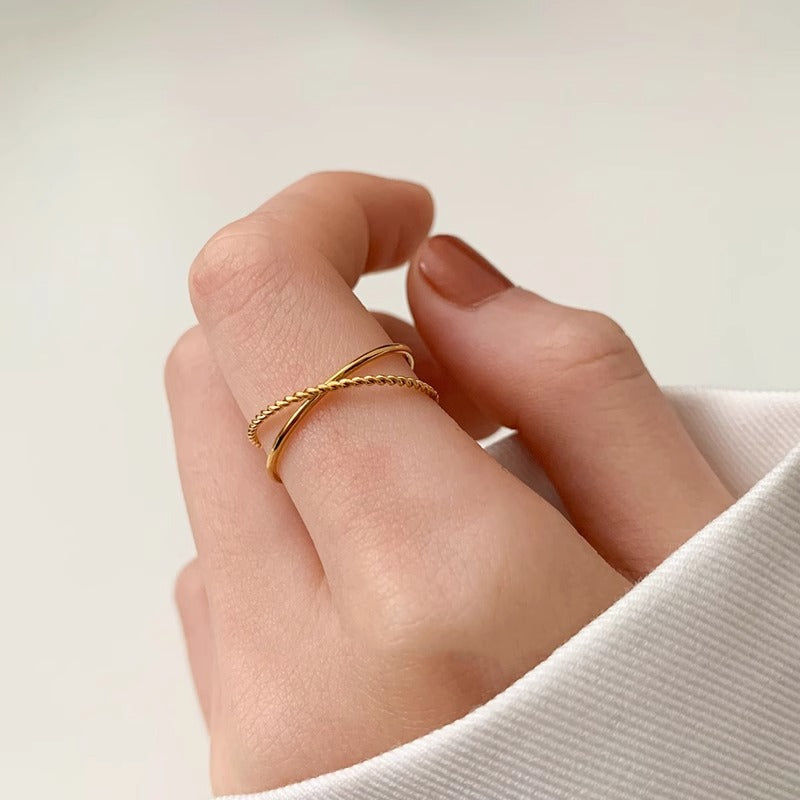 Criss-Cross Ring