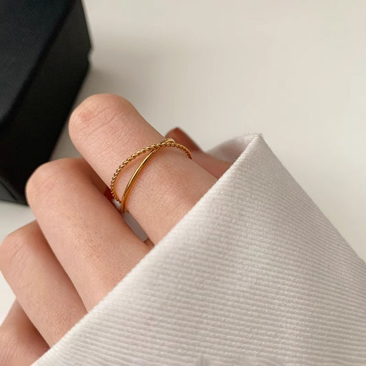 Criss-Cross Ring