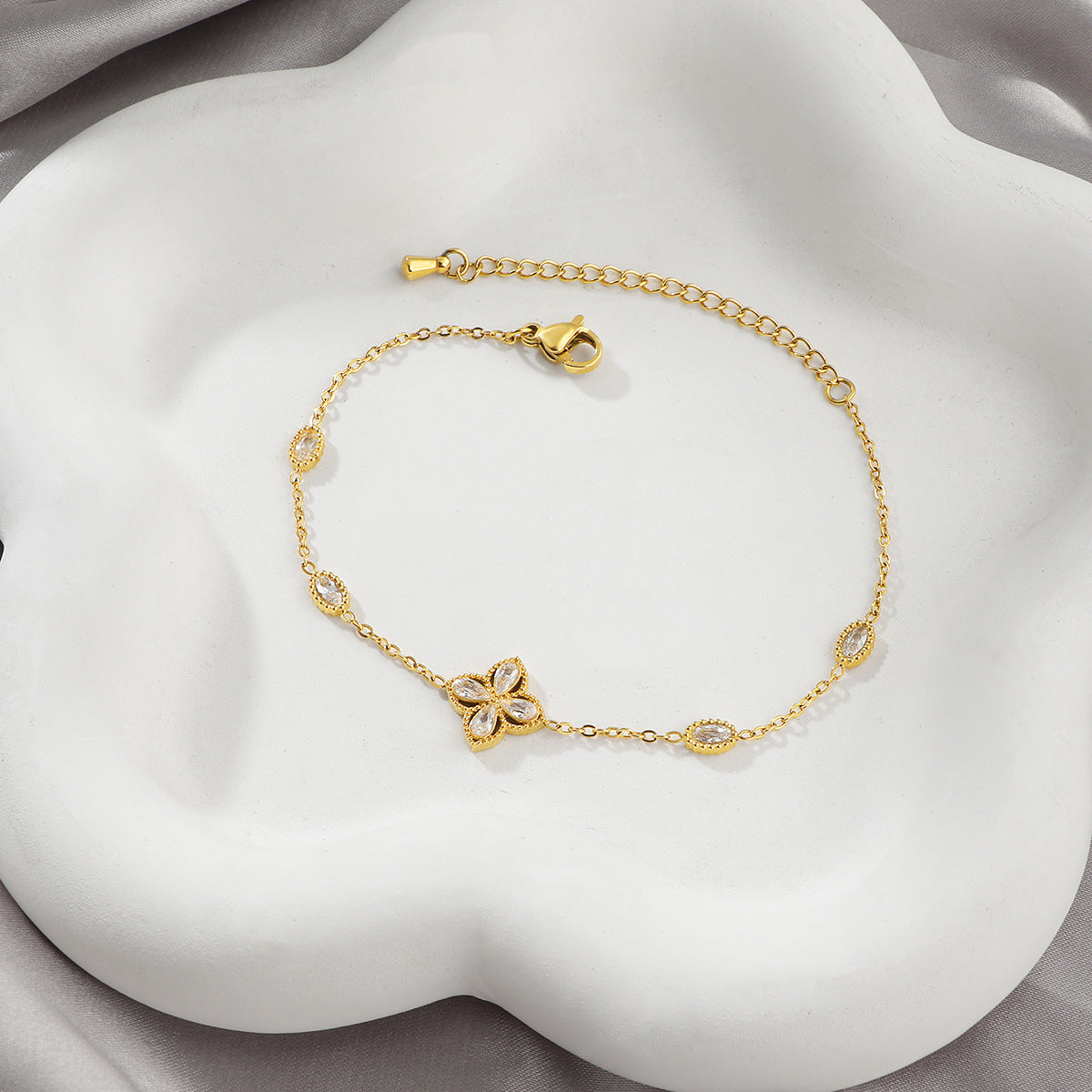 Crystal Clover Bracelet