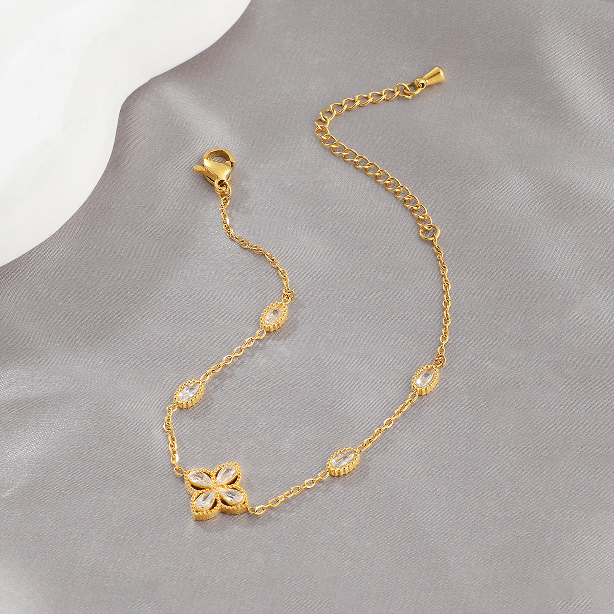 Crystal Clover Bracelet