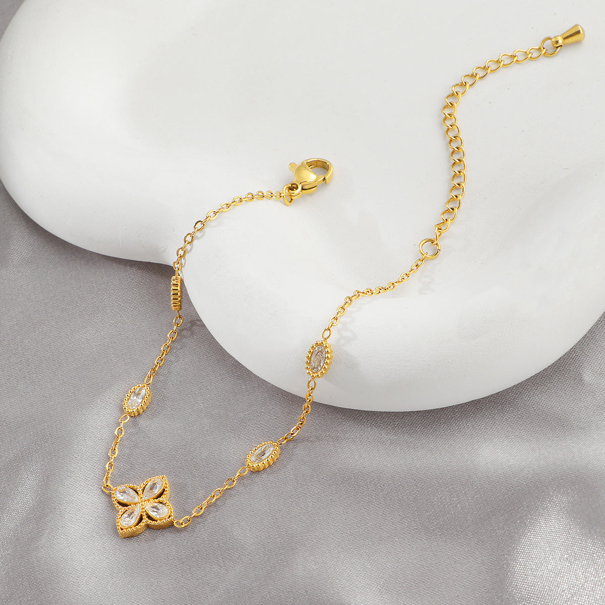 Crystal Clover Bracelet