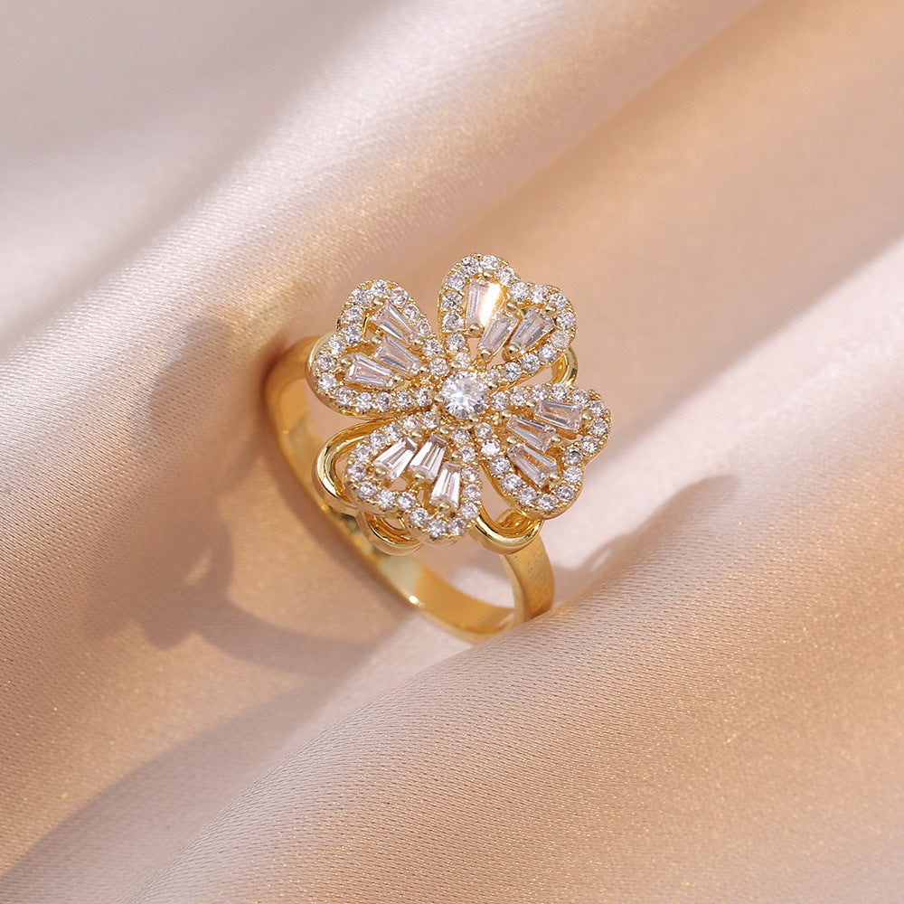 Clover Ring