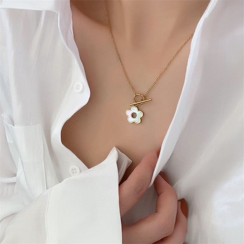 Flower Interlocking Necklace