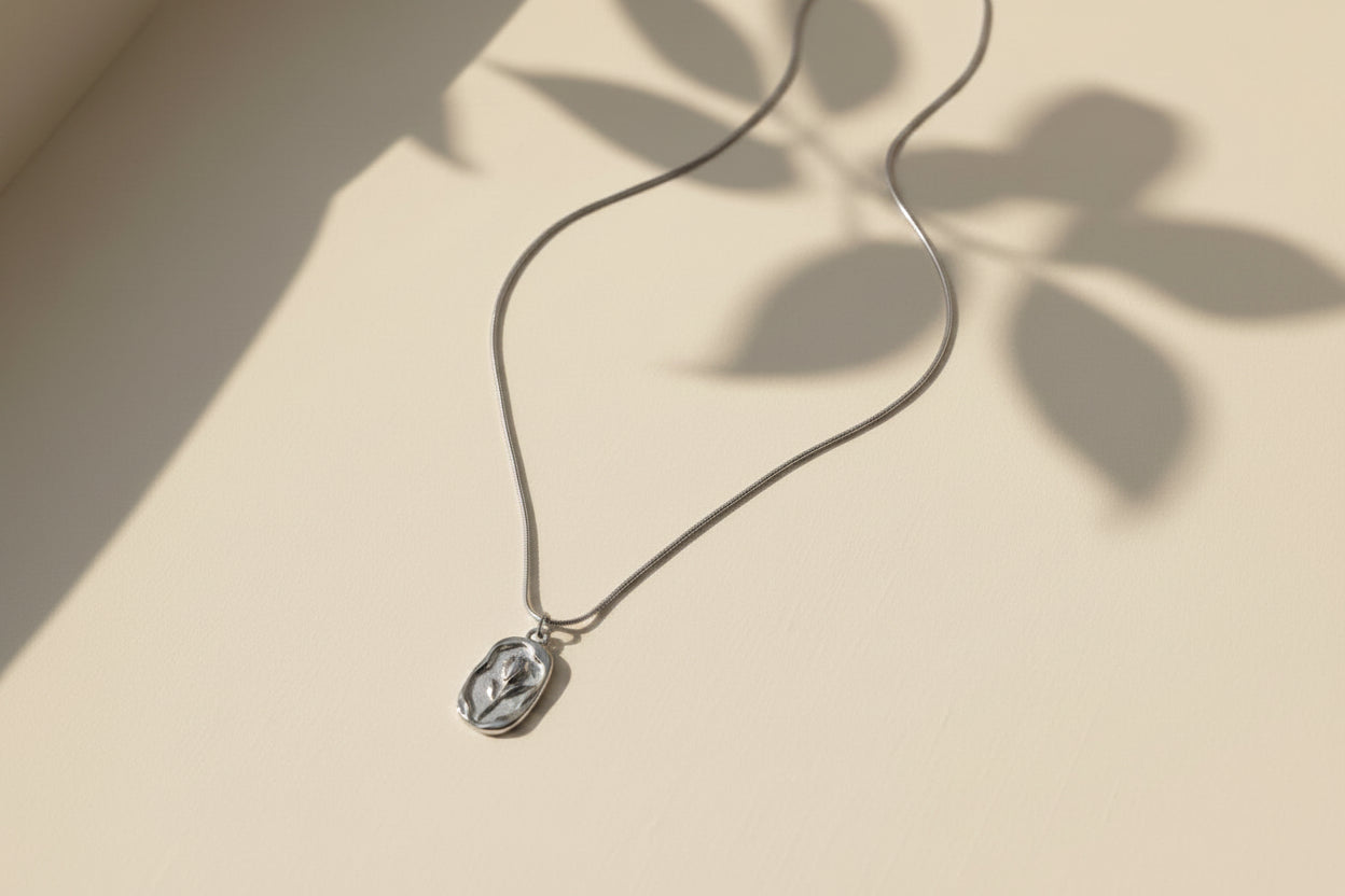 Rose Pendant Necklace