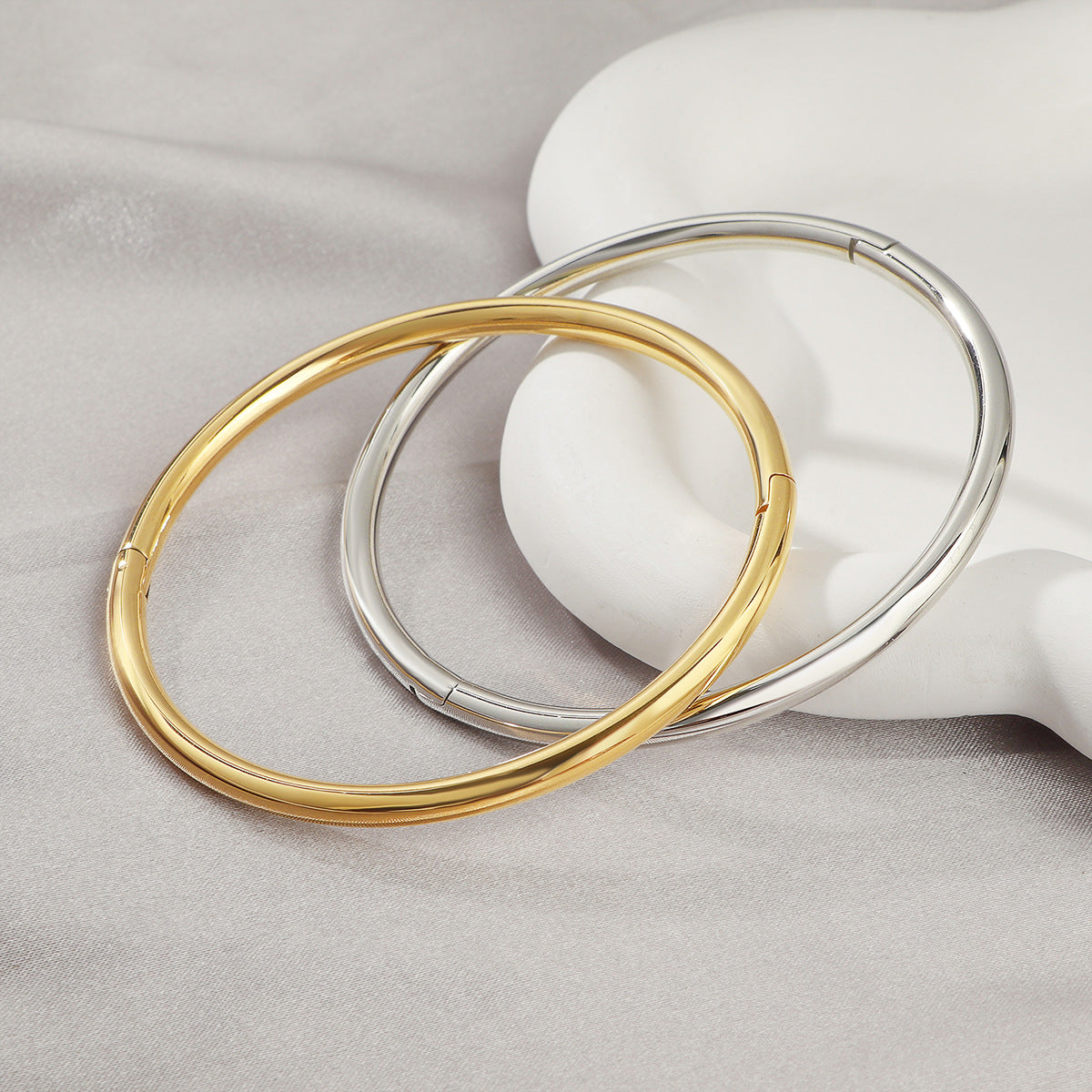 Rounded Bangle