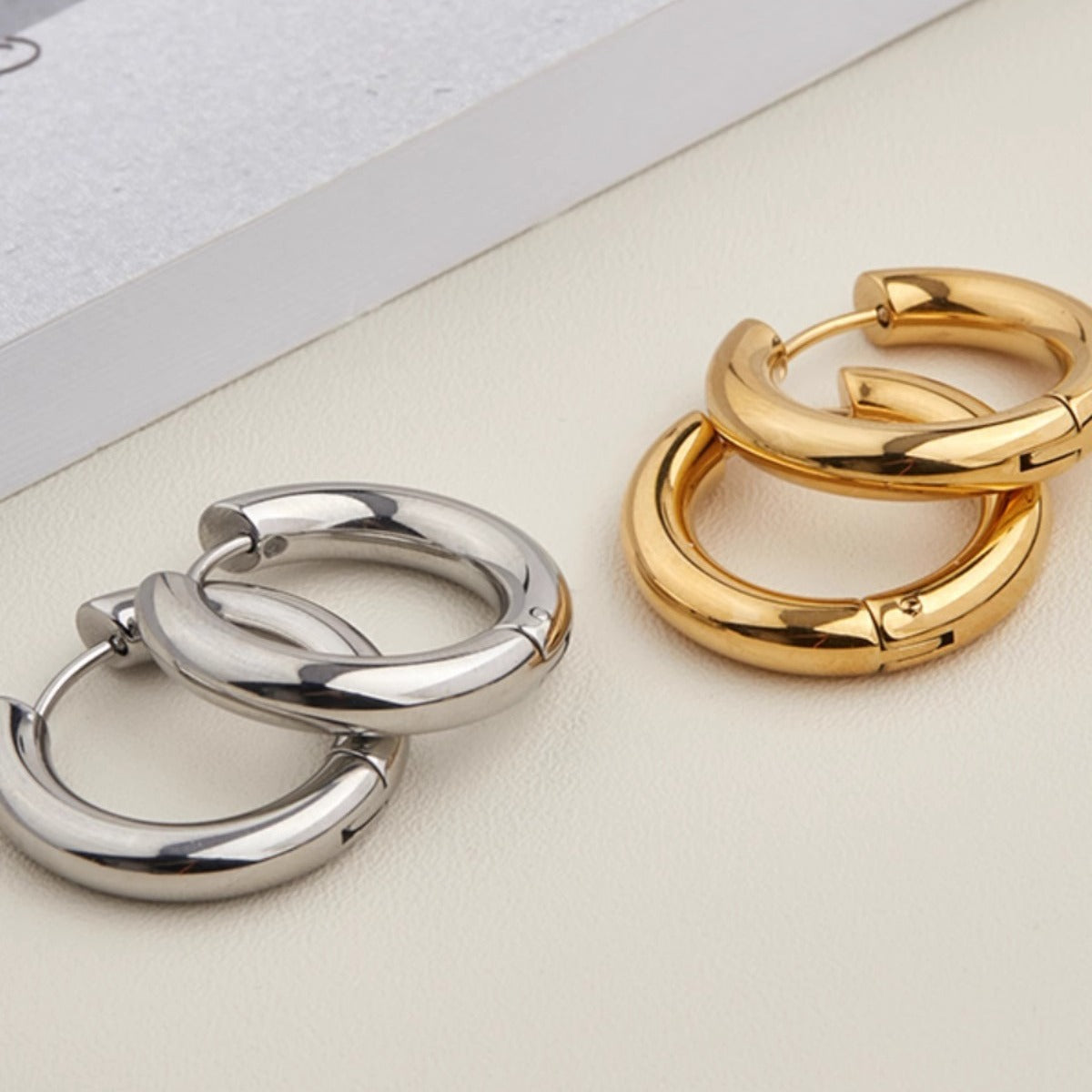Thick Simple Hoop
