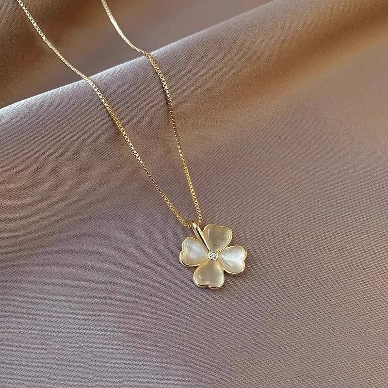 Cat Eye Clover Necklace