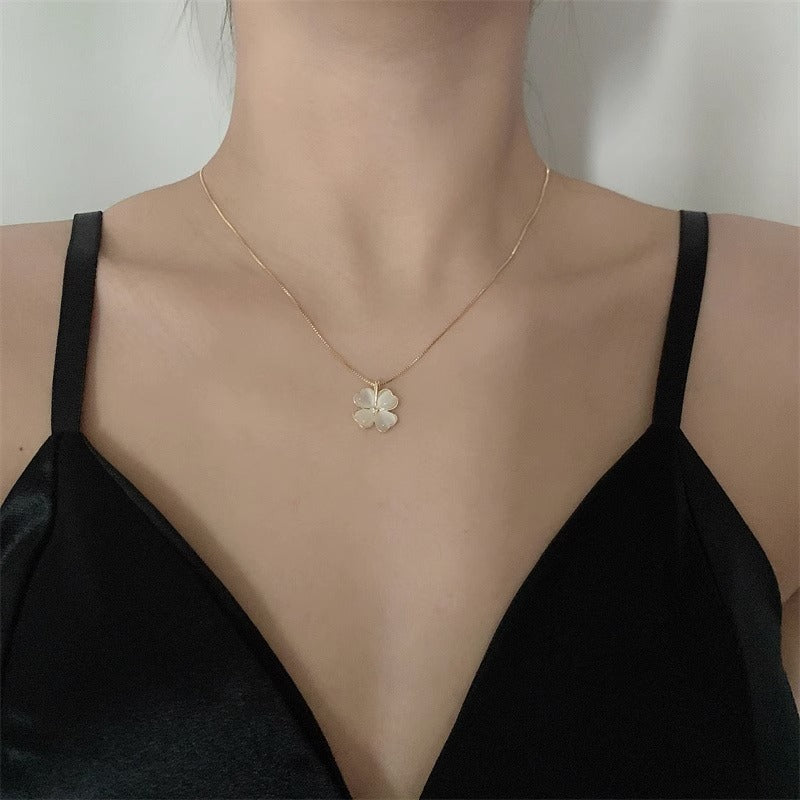 Cat Eye Clover Necklace