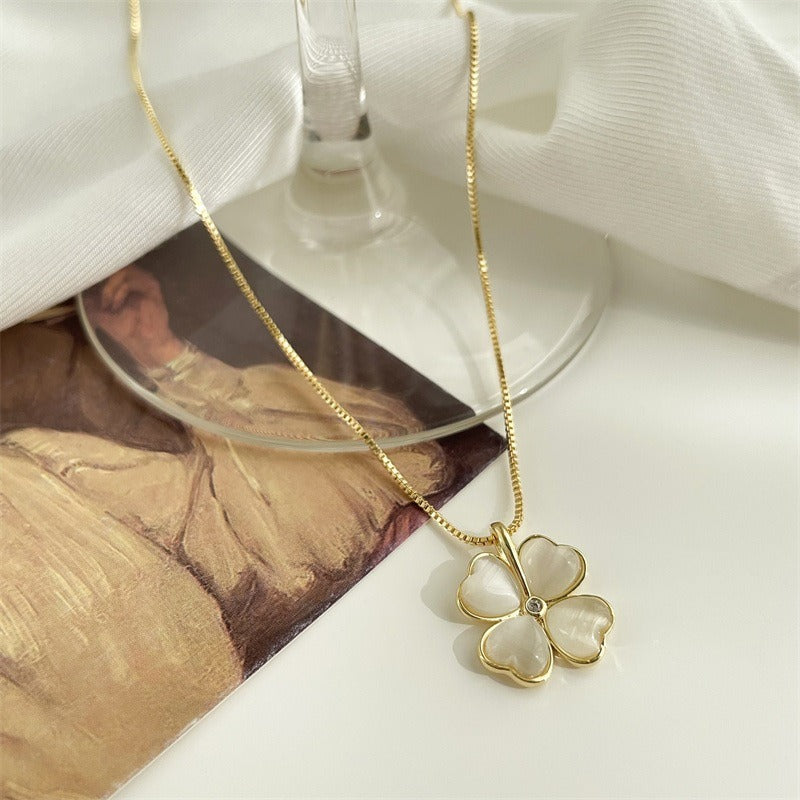 Cat Eye Clover Necklace